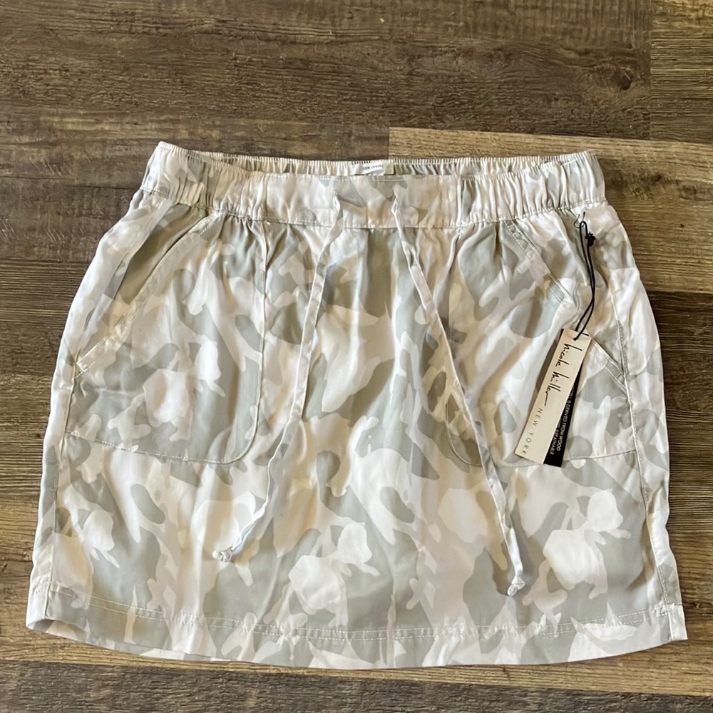 Nicole Miller Camouflage Skort Size L